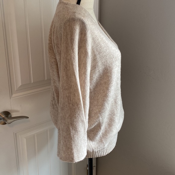 Rachel Zoe pullover sweater. - Picture 3 of 7